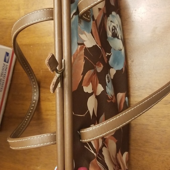 Isabella Fiore gorgeous bag - Picture 8 of 12